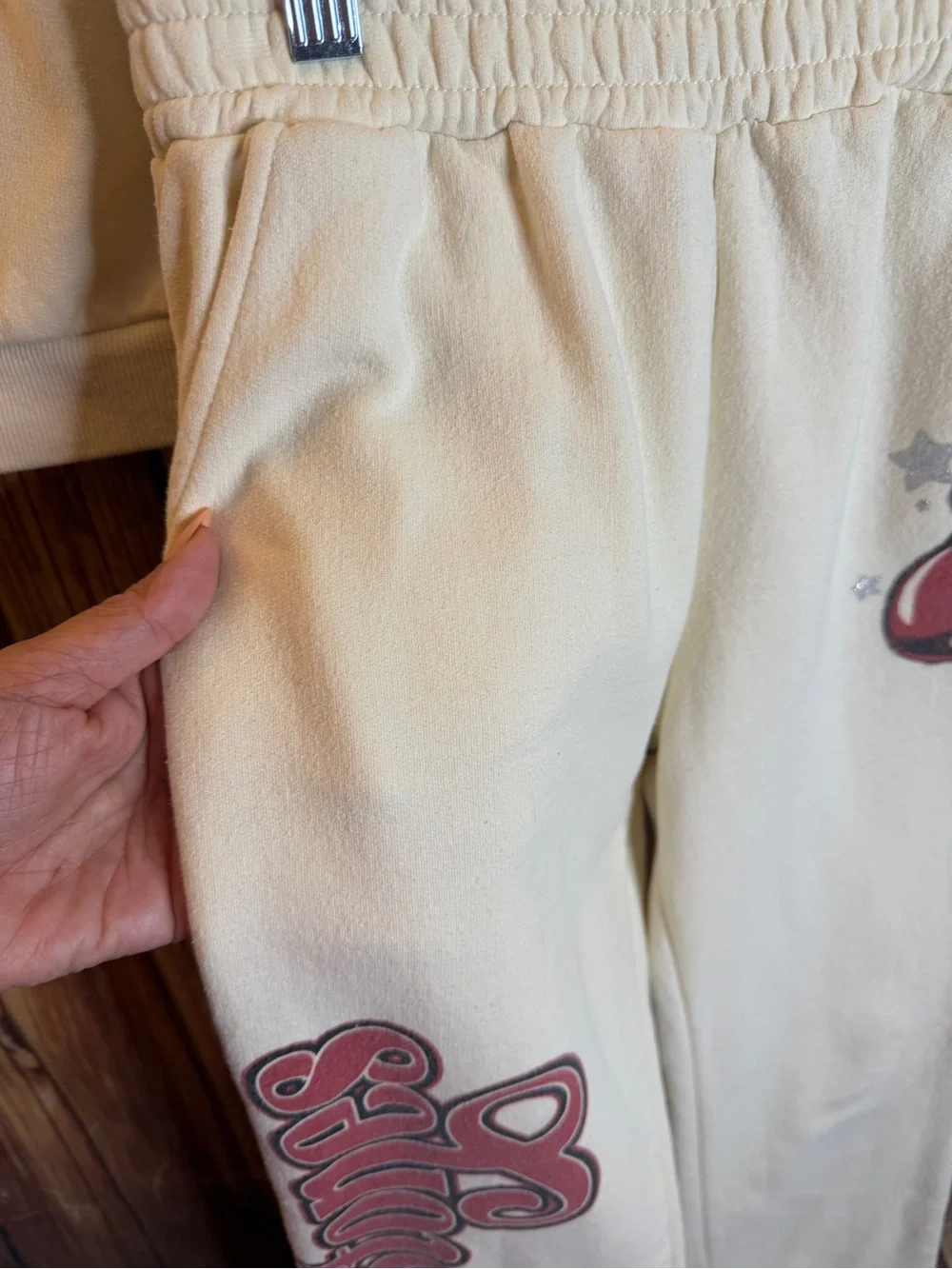 The Rolling Stones Girls 2Pc Sweatshirt Jogger Set Cream Size 10